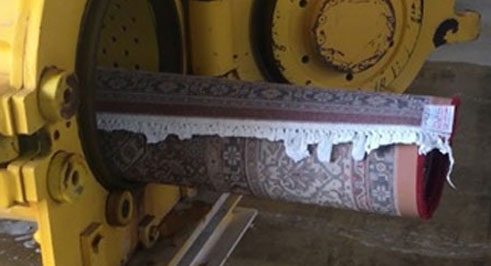 Rugs Cleaning Rinsing with Advanced Machinery
